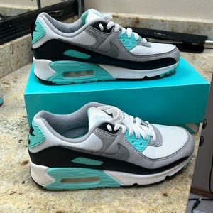 Nike Air Max 90 women's size 8 men’s 6.5 turquoise teal gray black. Like New